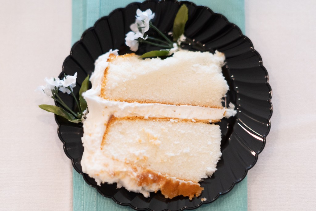 Beautiful Mississippi wedding cake on plate